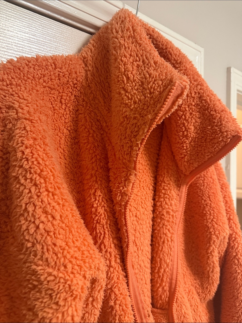American Eagle. This Feels Seriously HUGGABLE Cozy Orange Sherpa Zip-Up Jacket - Picture 9 of 14